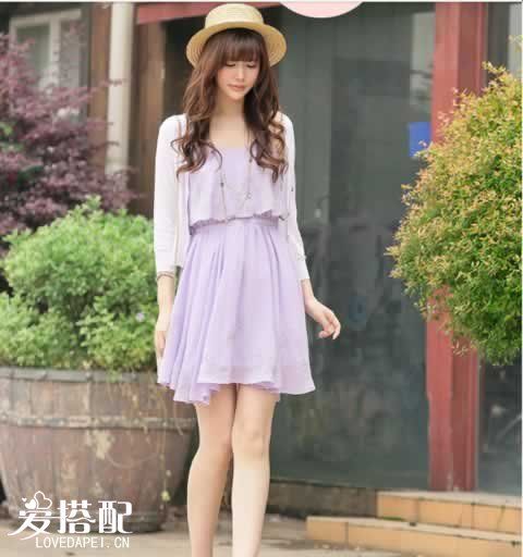 浅紫色连衣裙令人怦然心动